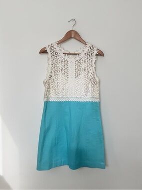 Lilly Pulitzer Blue and White Cotton V Neck Mini Seashell detail Shift dress 10
